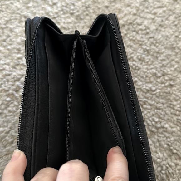 Kenneth Cole REACTION Black Faux Leather Wallet - Picture 4 of 5